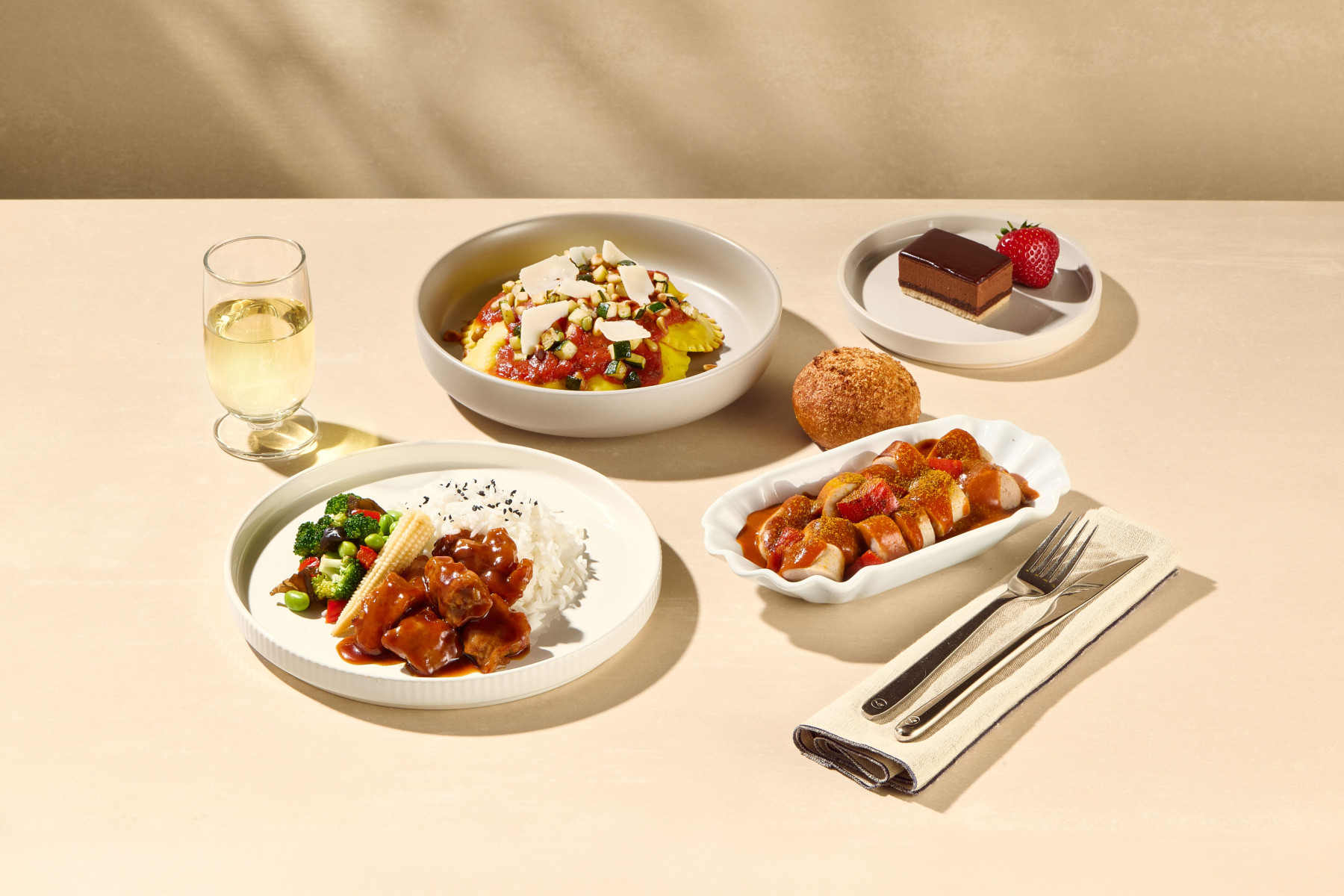 Five hot meal options from Lufthansa's Onboard Delights catering offer